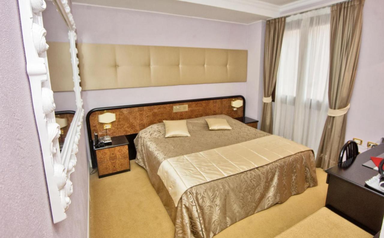 Hotel Villa Regina Margherita Rovigo Exterior photo
